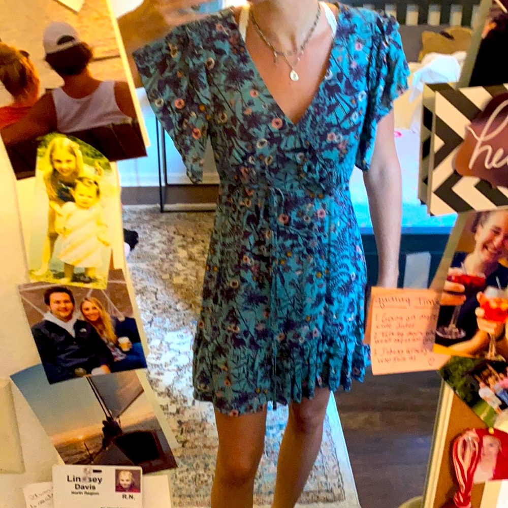 Perfect cocktail dress. Size small.